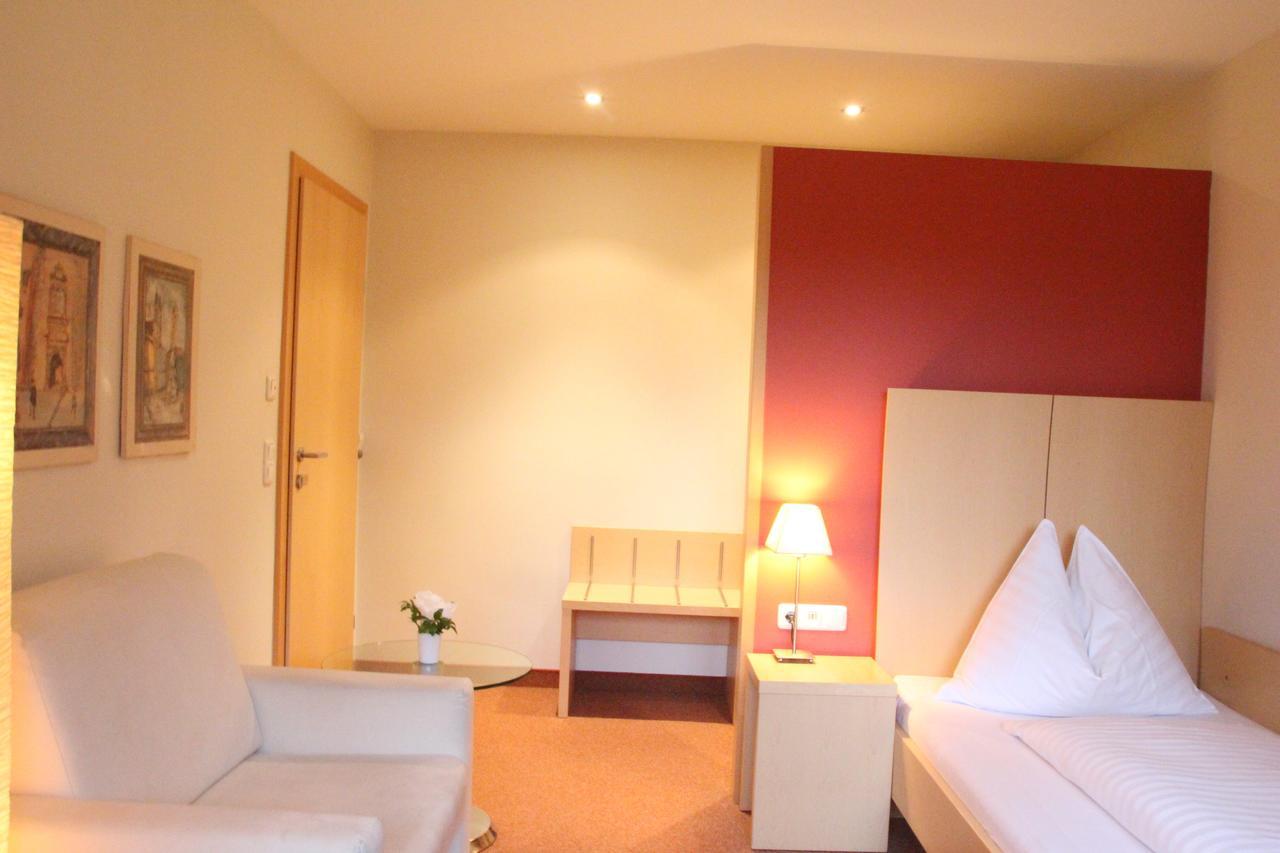 Hotel Alhartinger Hof Leonding Szoba fotó