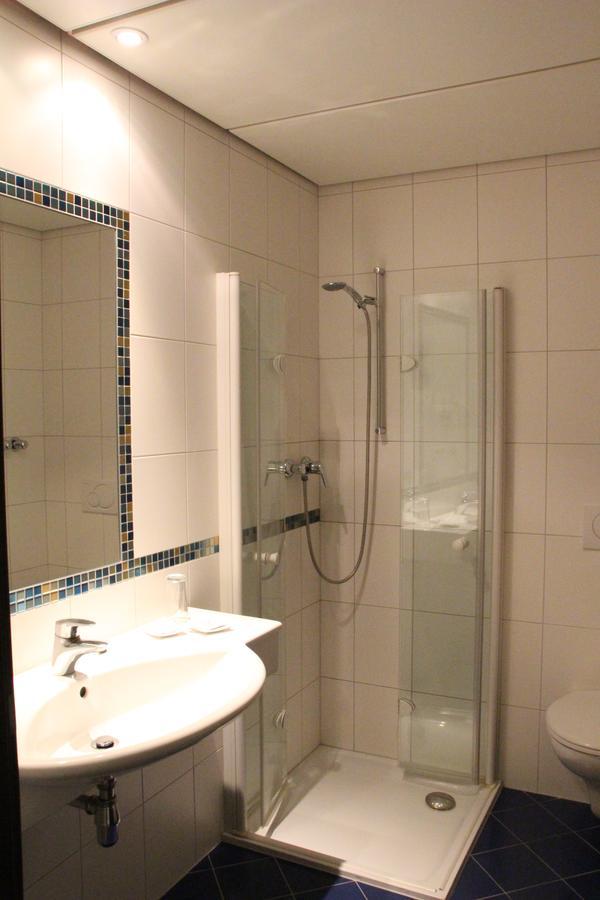 Hotel Alhartinger Hof Leonding Szoba fotó